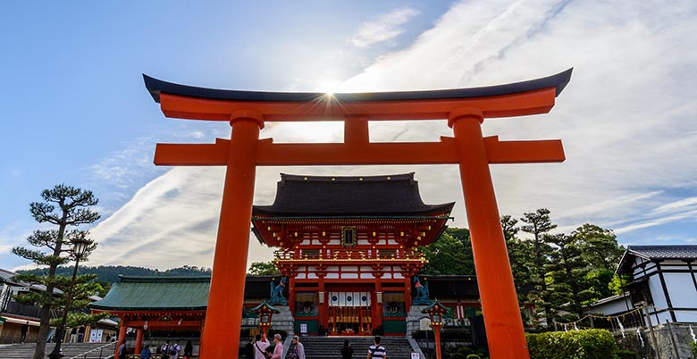 Inari Ōkami: A Divindade da Prosperidade no Japão